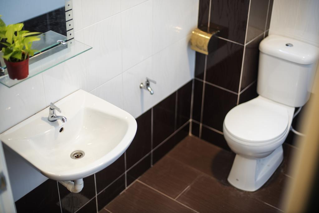 Hard Rock Vip Guest House Мерсинг Экстерьер фото